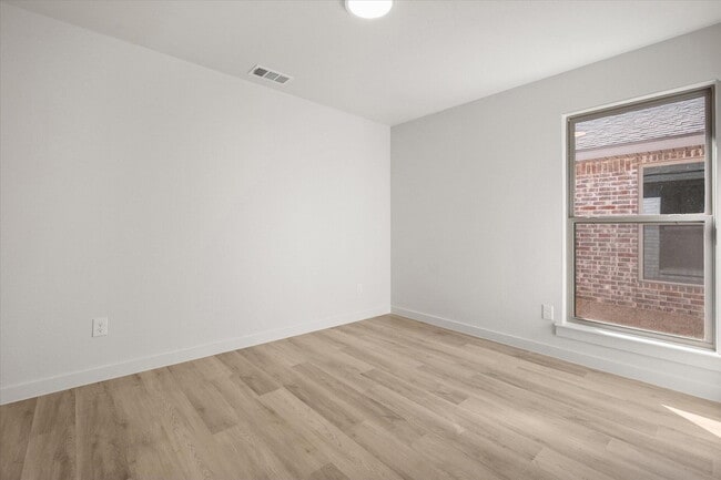 Building Photo - 2609 Garland Ave