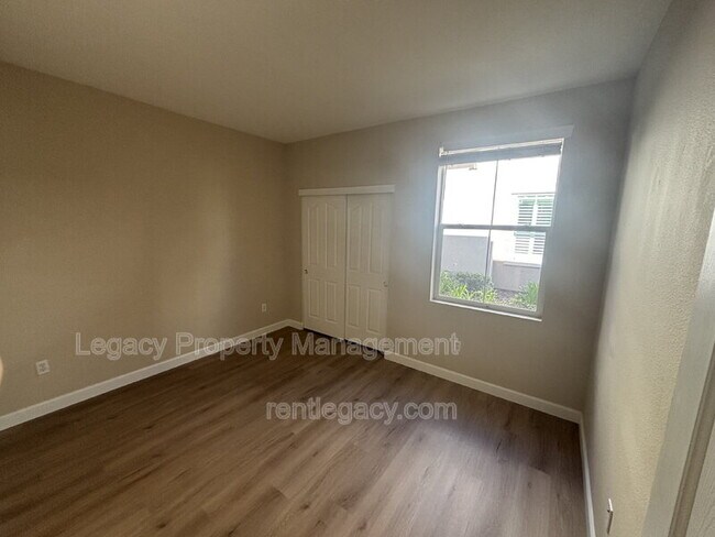 Building Photo - 108 Esplanade Cir