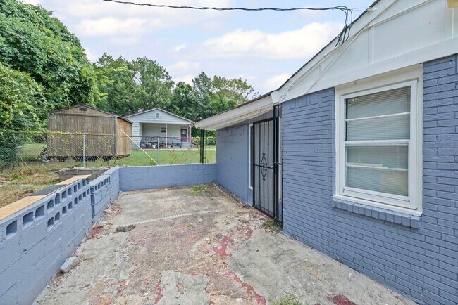 Building Photo - 410 Carbon Cove