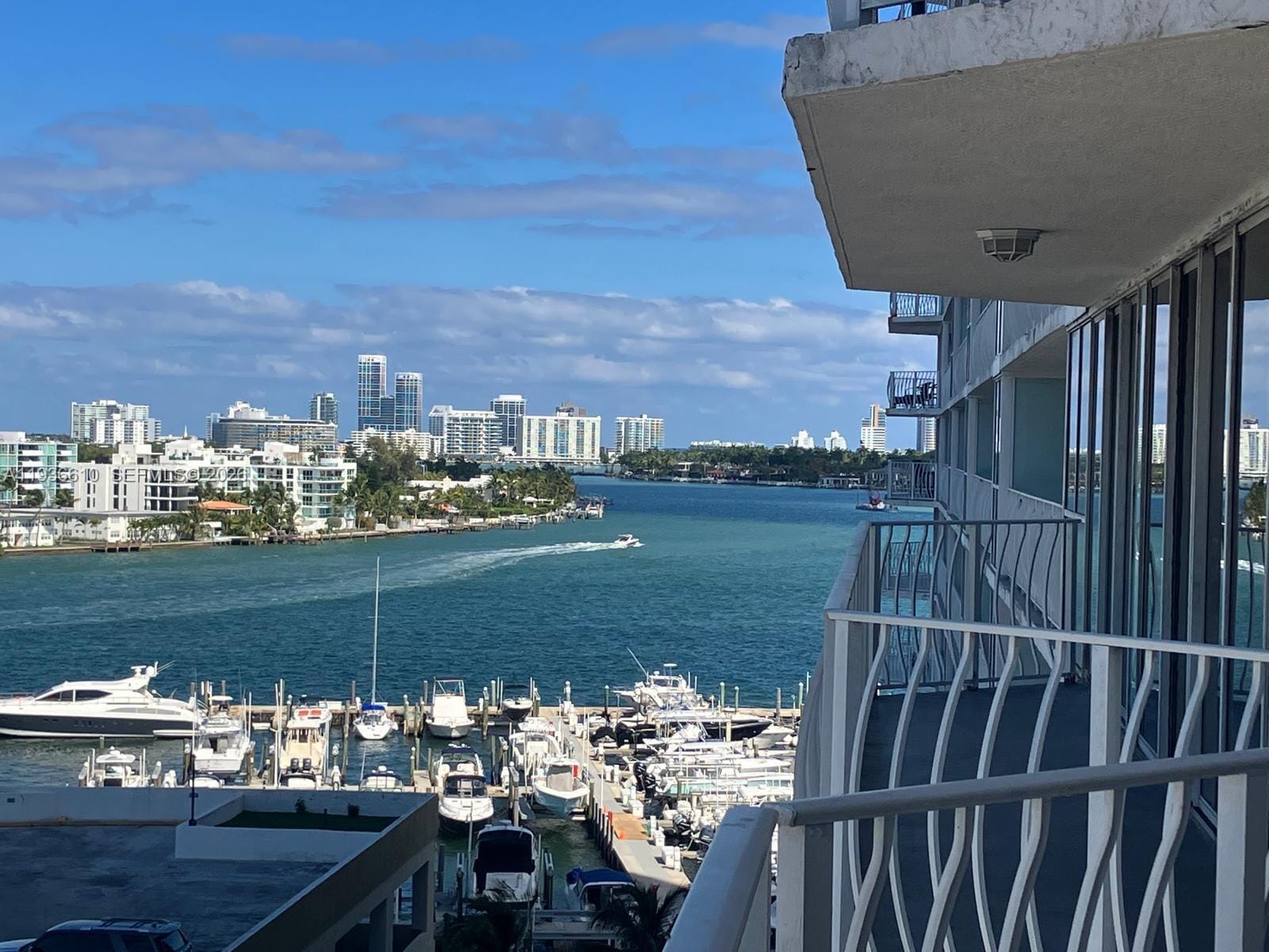 Building Photo - 7601 E Treasure Dr