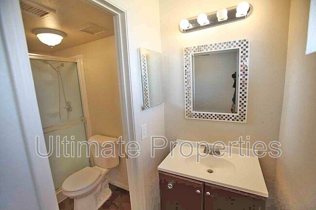 Building Photo - 1614 W Sequoia Dr