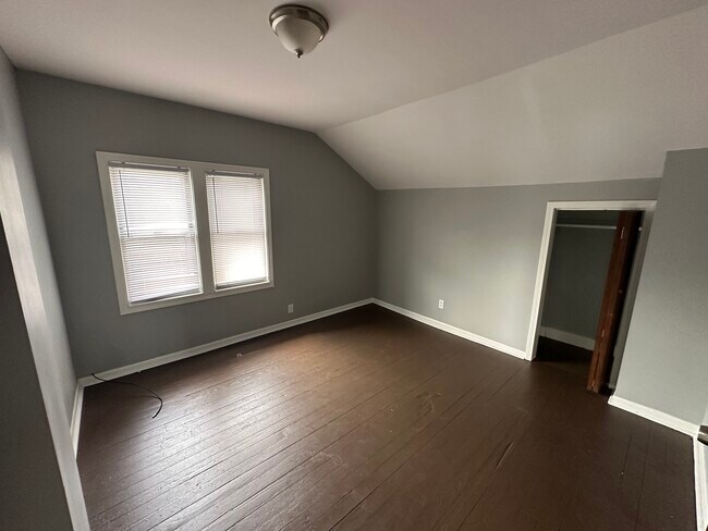 Building Photo - 1206 Hughes Ave