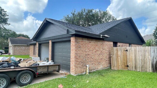 Building Photo - 1811 Hanbury Ct