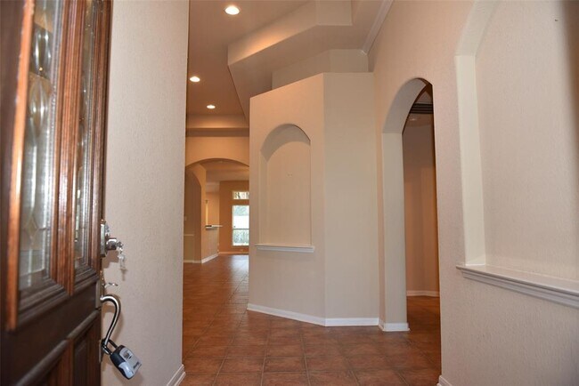 Building Photo - 6727 Oakman Ln