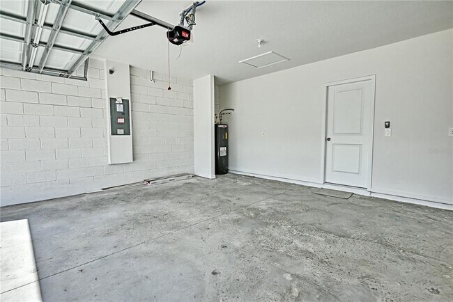 Building Photo - 5521 Clove Row