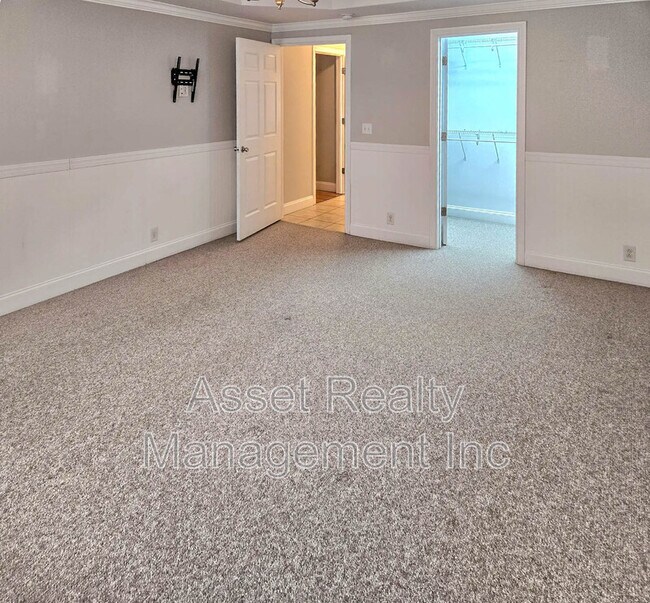 Building Photo - 12469 Daisywood Dr