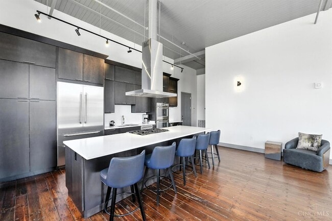 Building Photo - 222 W 15th St