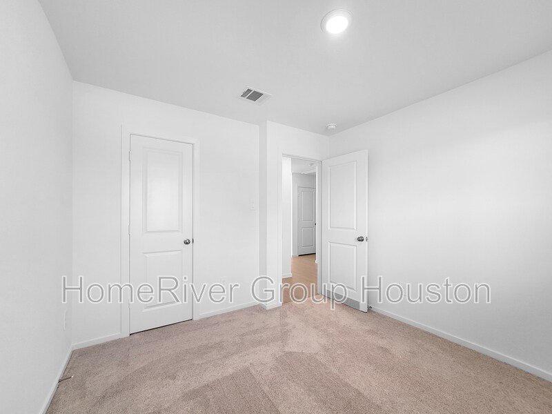 Building Photo - 16469 Blossom Grv Dr