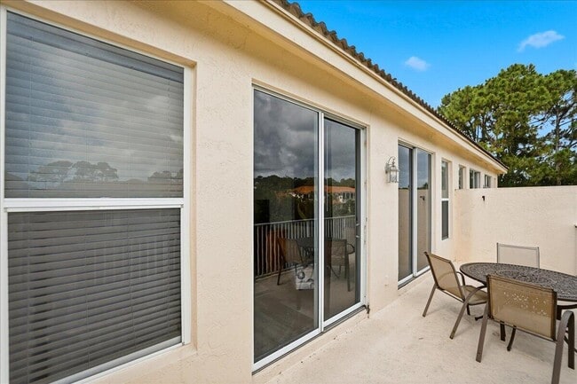 Building Photo - 9210 World Cup Way