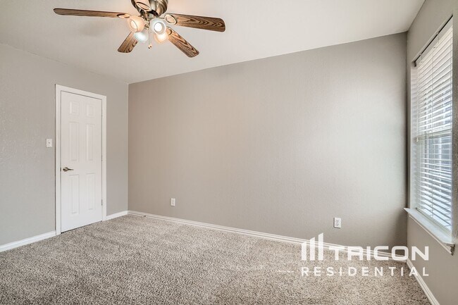Building Photo - 3804 Cross Country Trail