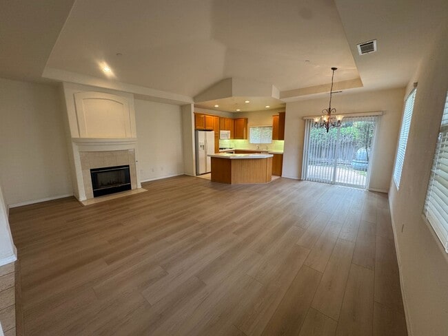 Building Photo - 2329S Eastbury Way, Santa Maria, CA 93455