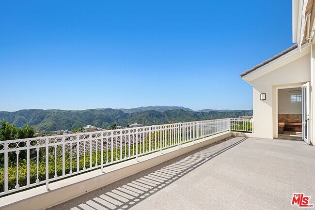 Building Photo - 16646 Cll Brittany