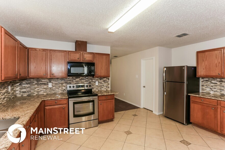 Building Photo - 2109 Doecrest Dr