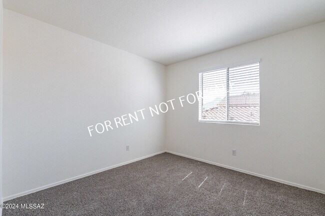 Building Photo - 7442 W Sonesta Dr