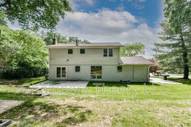 Building Photo - 6206 Redwood Ln