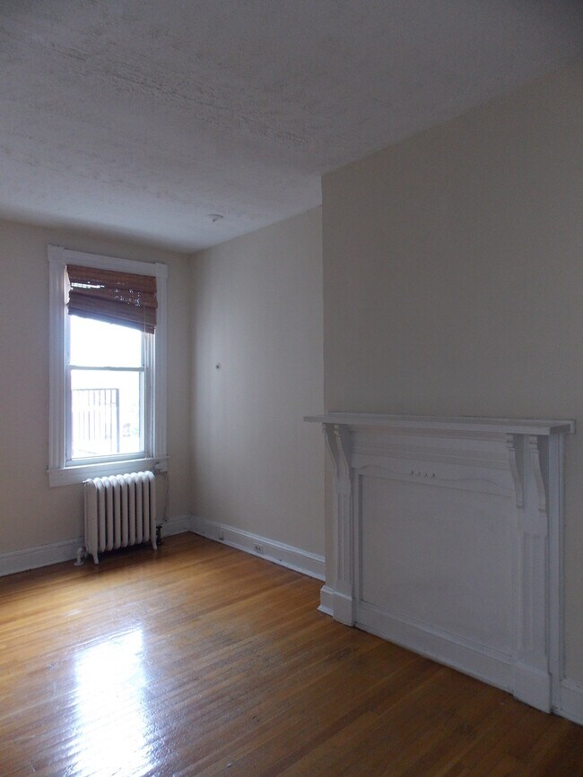 Building Photo - 2833 St Paul St