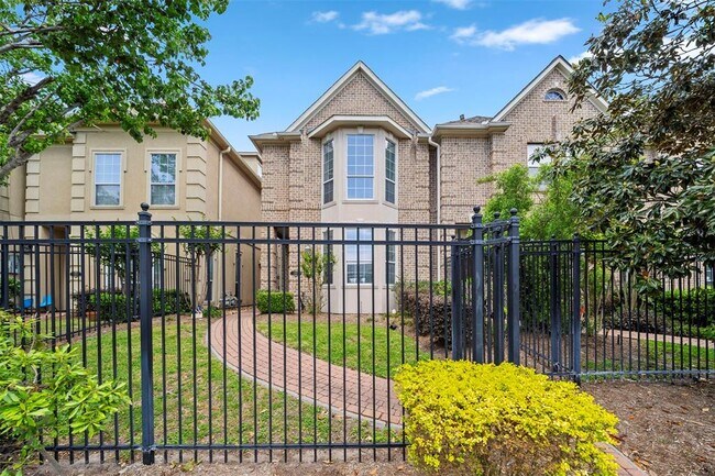 Building Photo - 13611 Brookbluff Ln