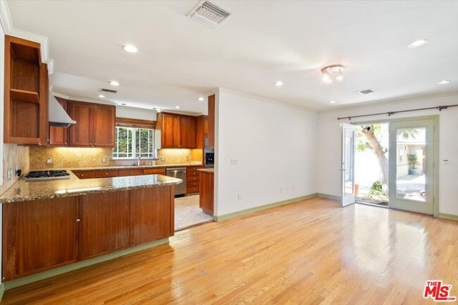 Building Photo - 4385 Camellia Ave