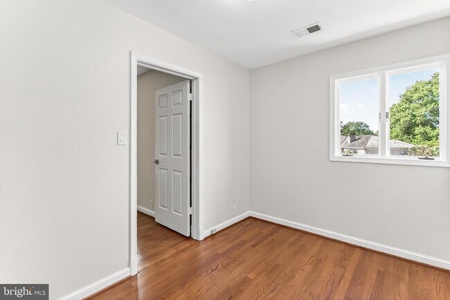 Building Photo - 6294 Dunaway Ct