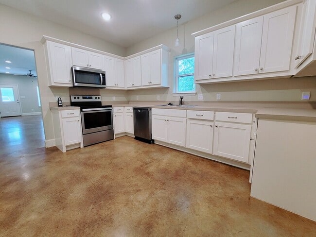 Building Photo - 429 Brentwood Dr