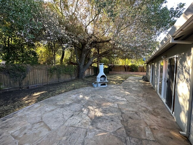 Building Photo - LOS GATOS - Beautifully upgraded property in desirable Los Gatos location, Los Gatos Schools