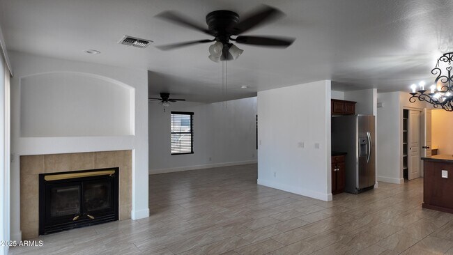 Building Photo - 4414 W Donner Dr