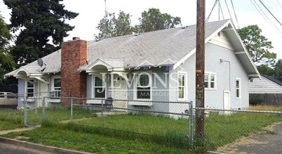 Building Photo - 302 W Prasch Ave