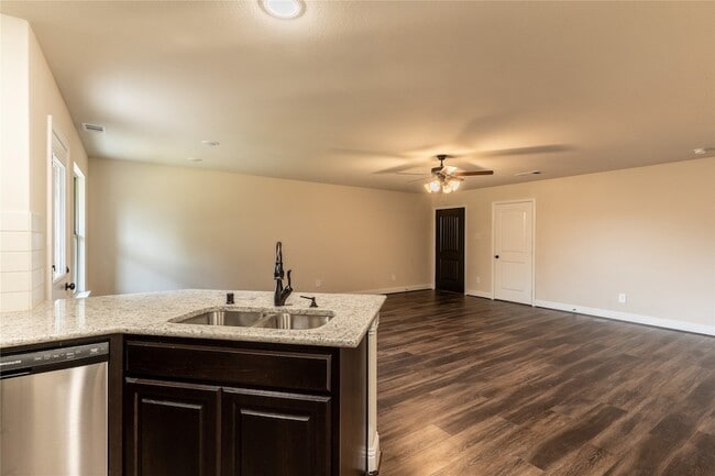 Building Photo - 6814 Topaz Dr