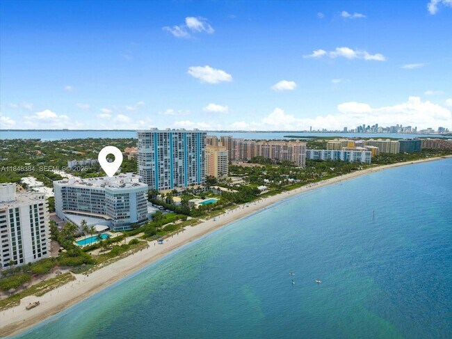 Building Photo - 600 Grapetree Dr