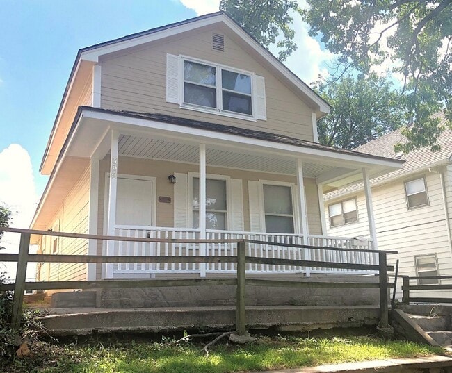 Building Photo - 3 Bed, 2 Full Bath House, MOVE-IN READY!!