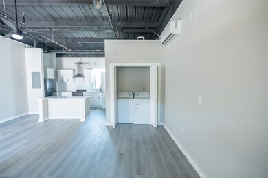 Building Photo - 2612 Castle St