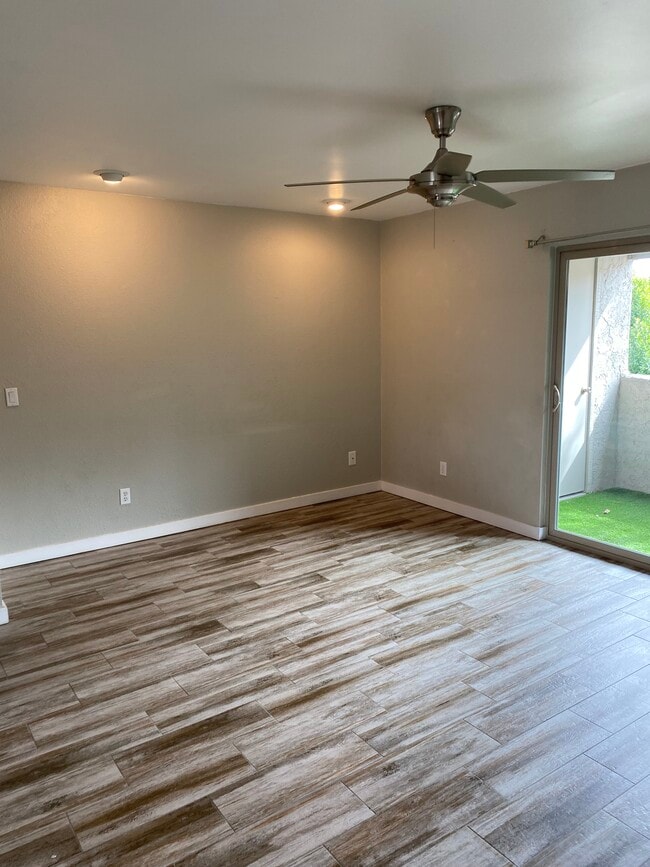 Building Photo - 4444 E Paradise Village Pky N