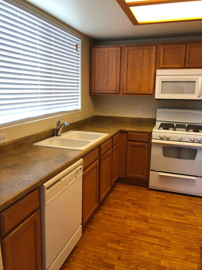 Building Photo - 833 Aspen Peak Loop