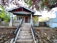 Building Photo - 4 bed 2 bath home in NE Portland for Rent