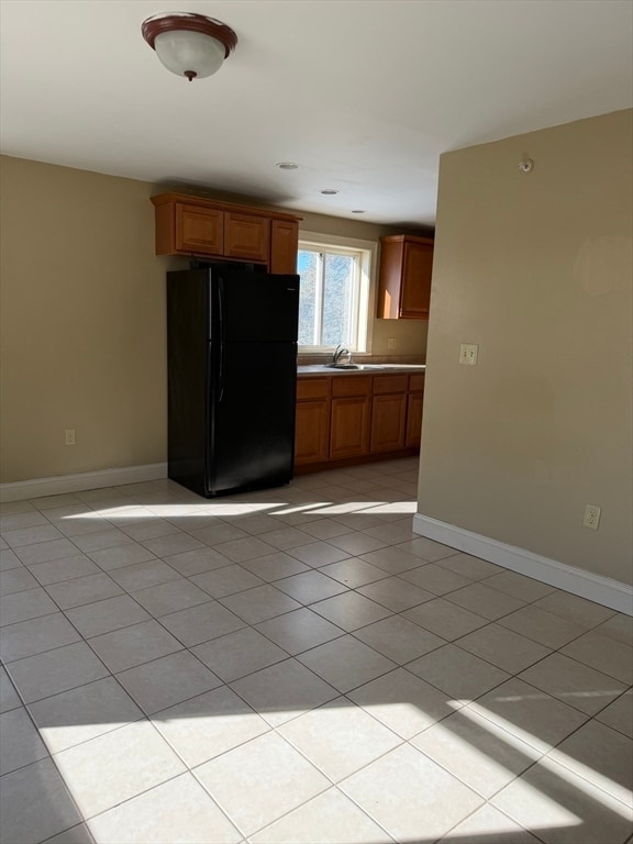 Building Photo - 52 Floral St