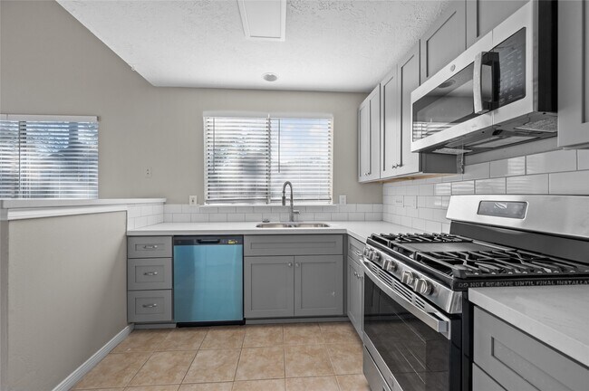 Building Photo - 16167 Golden Sands Dr