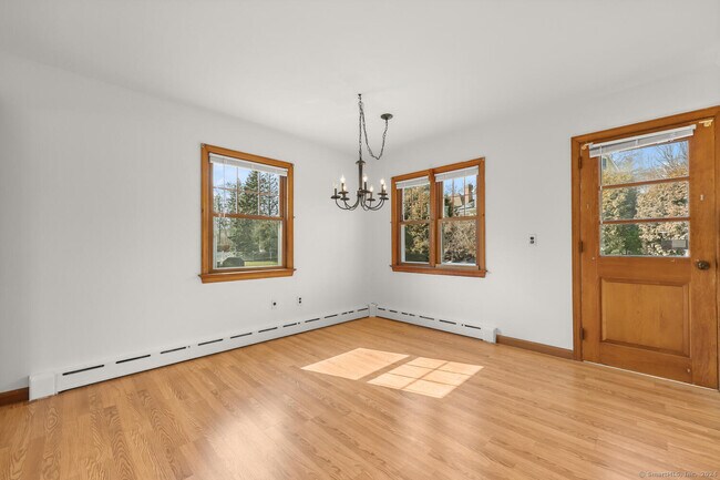 Building Photo - 5 Saviano Ln