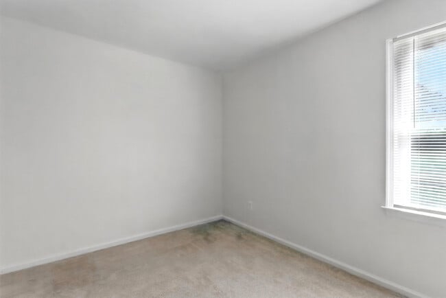 Building Photo - 3077 Silver Maple Dr