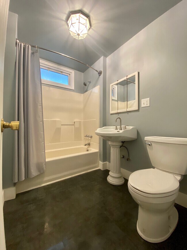 Building Photo - 1612 Pennsylvania Ave