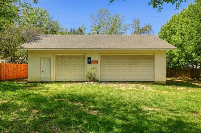 Building Photo - 2502 W Messick Loop