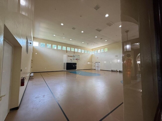 Building Photo - 2793 Shaughnessy Dr