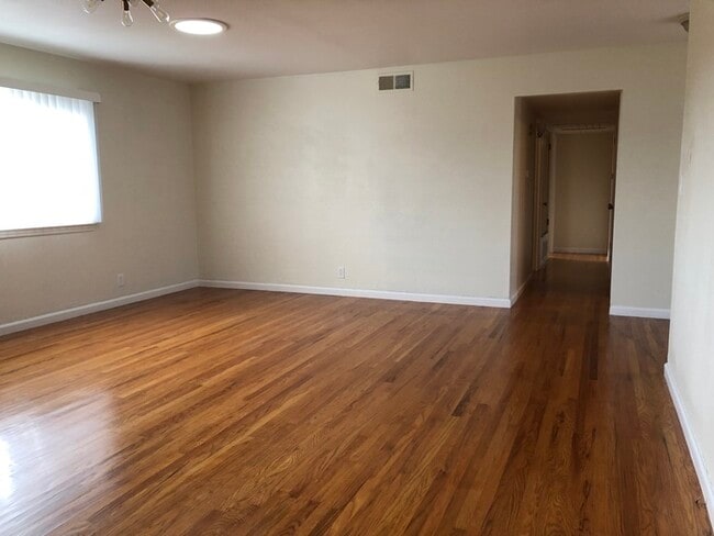 Building Photo - 9610 Sheldon Rd