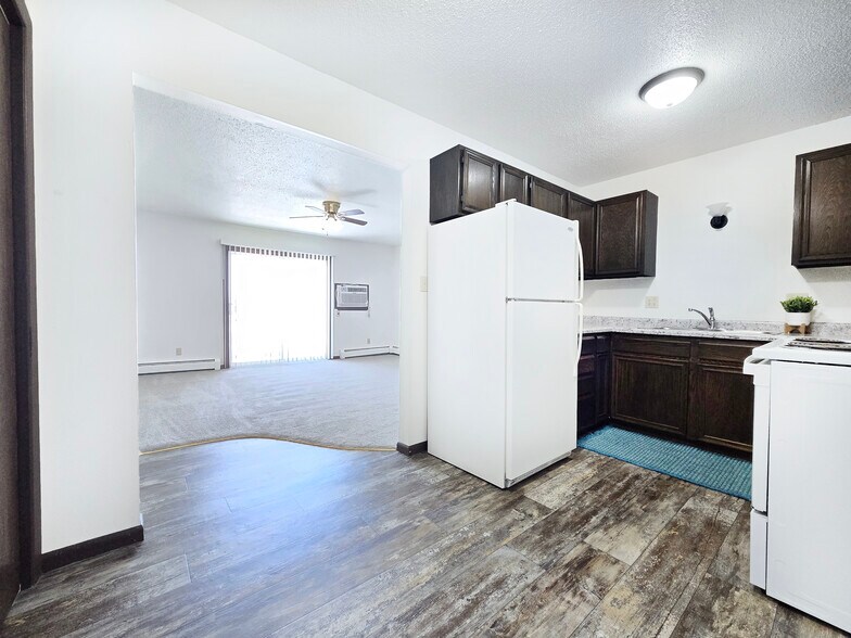 Building Photo - 1015 12th St