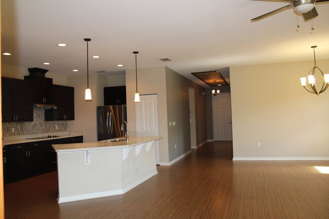 Building Photo - "Stunning 3 Bed/2 Bath Home with Lake View...