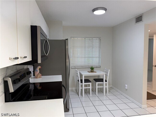 Building Photo - 7750 Jewel Ln