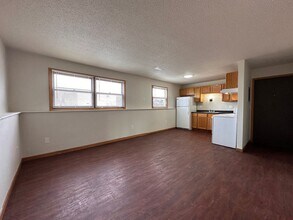 Building Photo - Regal Landing IIII