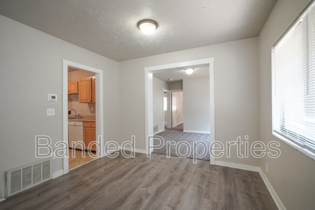 Building Photo - 276 W 700 N