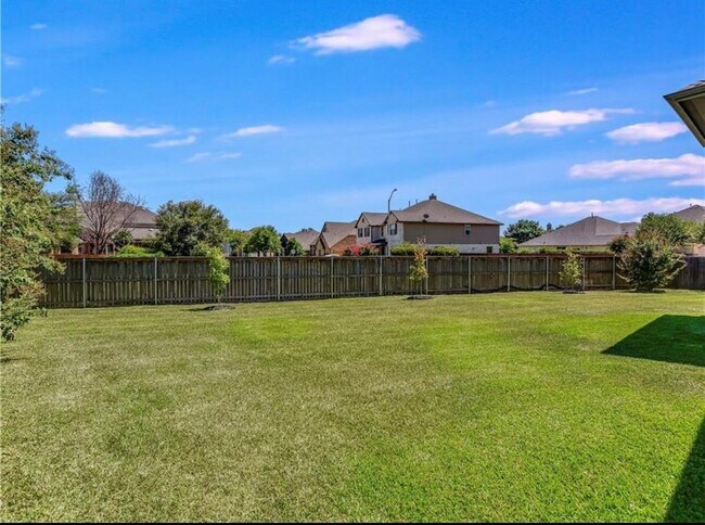 Building Photo - 310 Steer Acres Ct