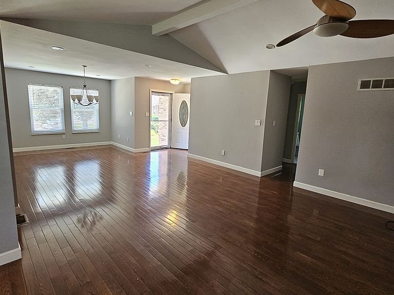 Building Photo - 8703 Fatima Dr