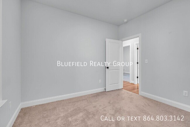 Building Photo - 2 Winding Rock Rd